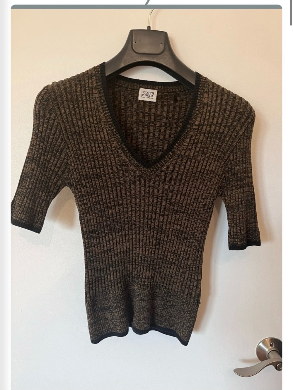 Scotch & Soda Black and Brown Ribbed V-Neck Short Sleeve Sweater